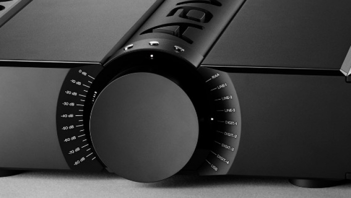 aavik_front_side_greybg